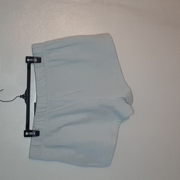 Nwt women's The North Face shorts - Picture 2 of 5